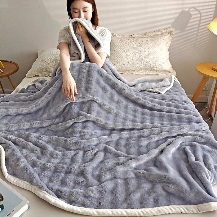 91家纺网 家纺一手货源 找家纺 （总）伊凡毯业 2025新款260克云貂绒毛毯盖毯子直播爆款跑量毛毯