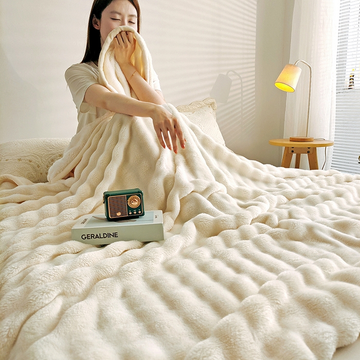 91家纺网 家纺一手货源 找家纺 （总）伊凡毯业 2025新款260克云貂绒毛毯盖毯子直播爆款跑量毛毯