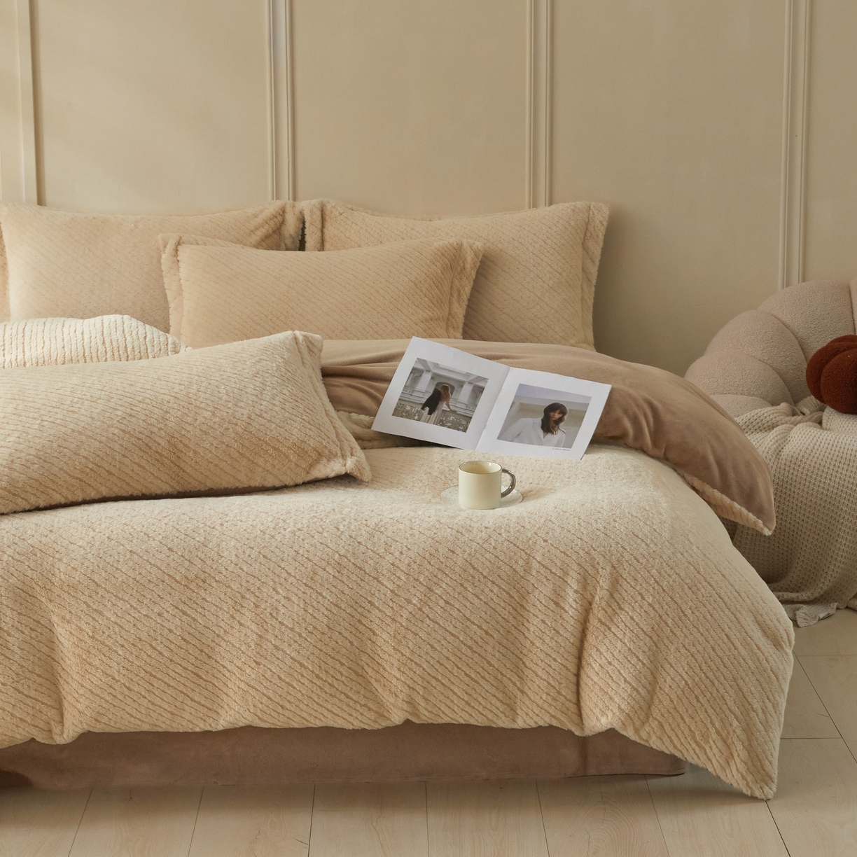 91家纺网 家纺一手货源 找家纺 （总）凯罗 2025新款高克重兔绒四件套A类牛奶绒四件套 简约轻奢兔绒四件套