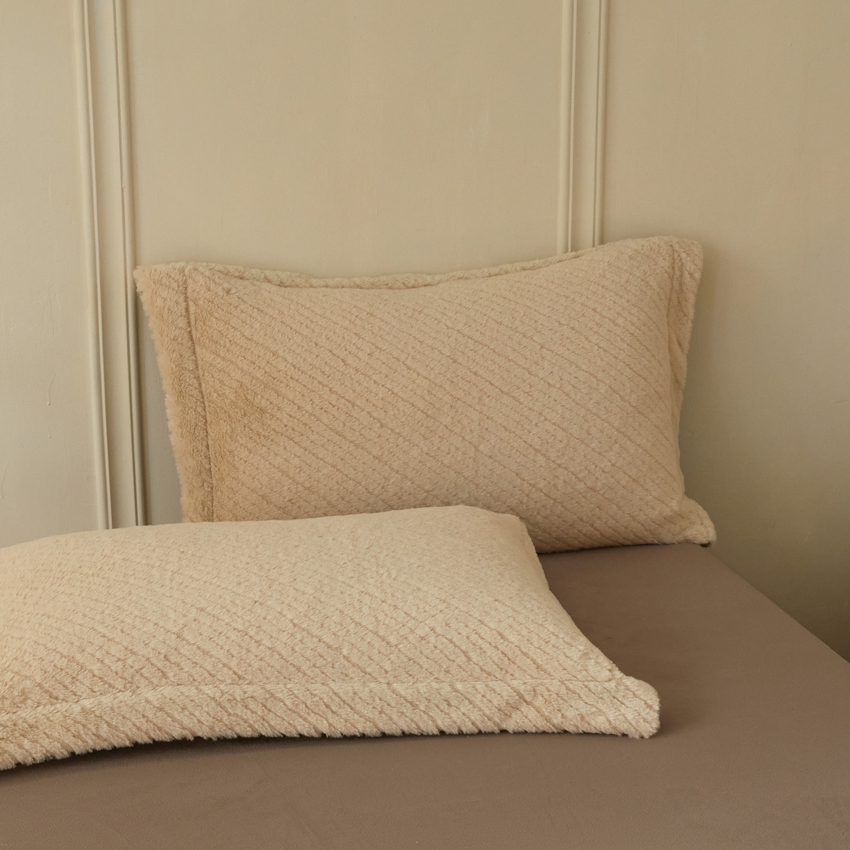 91家纺网 家纺一手货源 找家纺 凯罗 2025新款高克重兔绒四件套A类牛奶绒四件套 简约轻奢兔绒四件套 亚薇拉-舒芙蕾