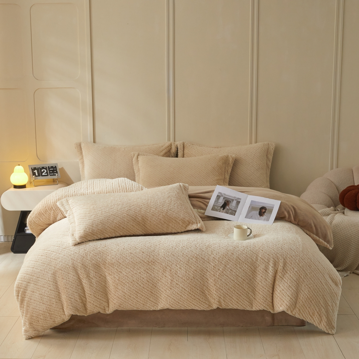 91家纺网 家纺一手货源 找家纺 （总）凯罗 2025新款高克重兔绒四件套A类牛奶绒四件套 简约轻奢兔绒四件套