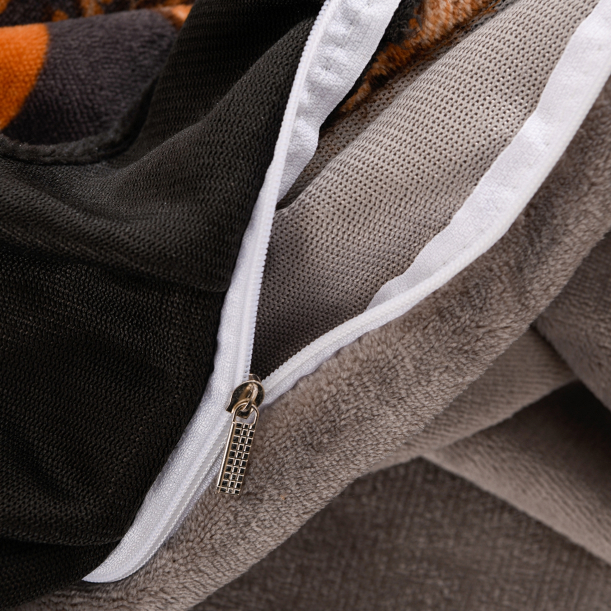 91家纺网 家纺一手货源 找家纺 紫月轩家纺 2025新款韩版牛奶绒花边款四件套 复古叶影