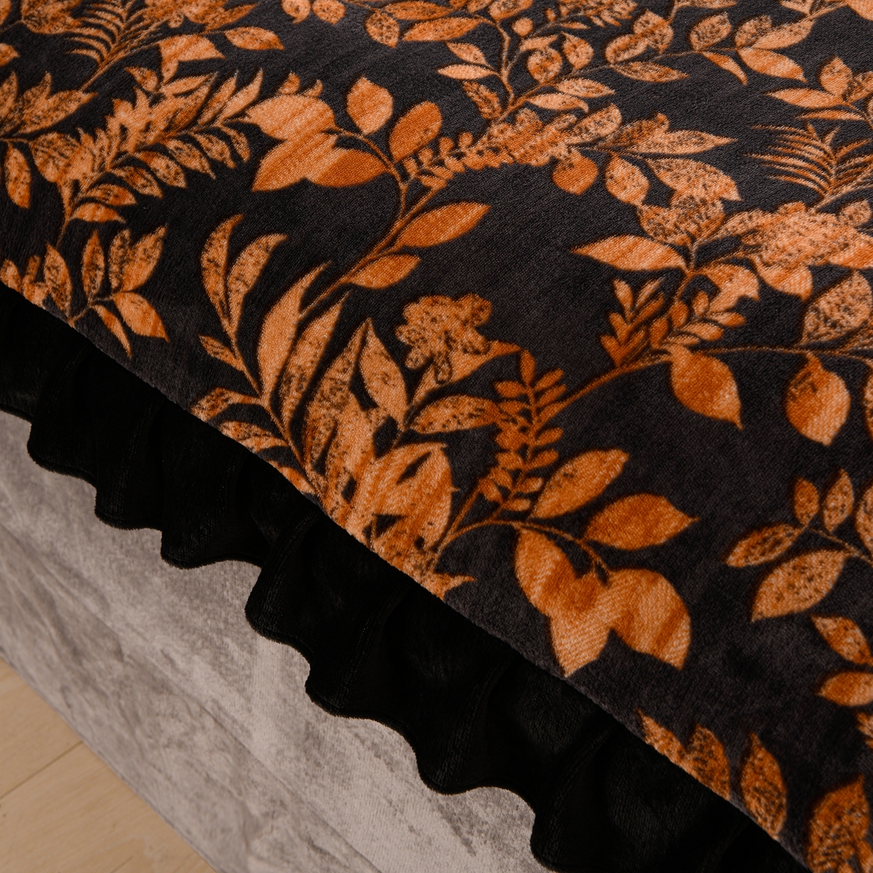 91家纺网 家纺一手货源 找家纺 紫月轩家纺 2025新款韩版牛奶绒花边款四件套 复古叶影