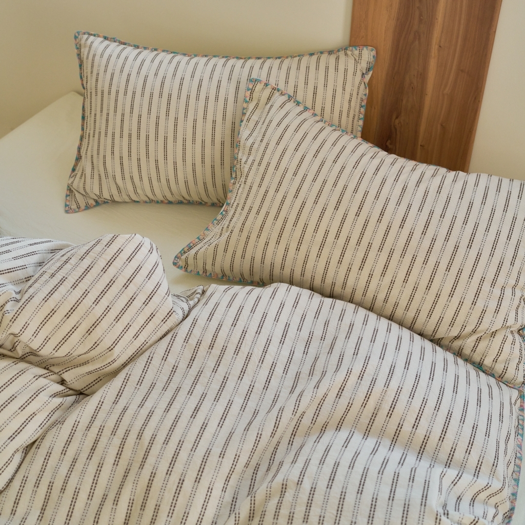 91家纺网 家纺一手货源 找家纺 （总）洋铭区（原狠狠爱） 2025新款慕斯VS早安水洗棉彩边色织提花四件套