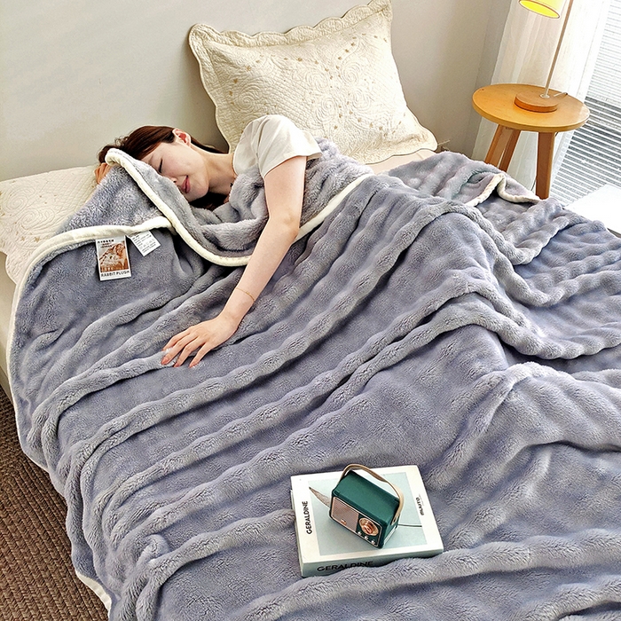 伊凡毯业 2025新款260克云貂绒毛毯盖毯子直播爆款跑量毛毯 泡泡毯-浅紫