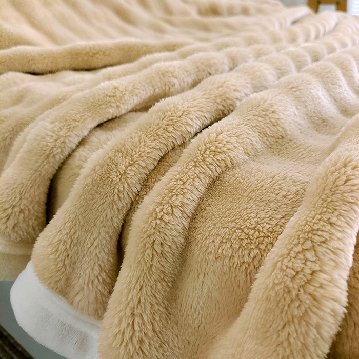 91家纺网 家纺一手货源 找家纺 伊凡毯业 2025新款260克云貂绒毛毯盖毯子直播爆款跑量毛毯 泡泡毯-卡其
