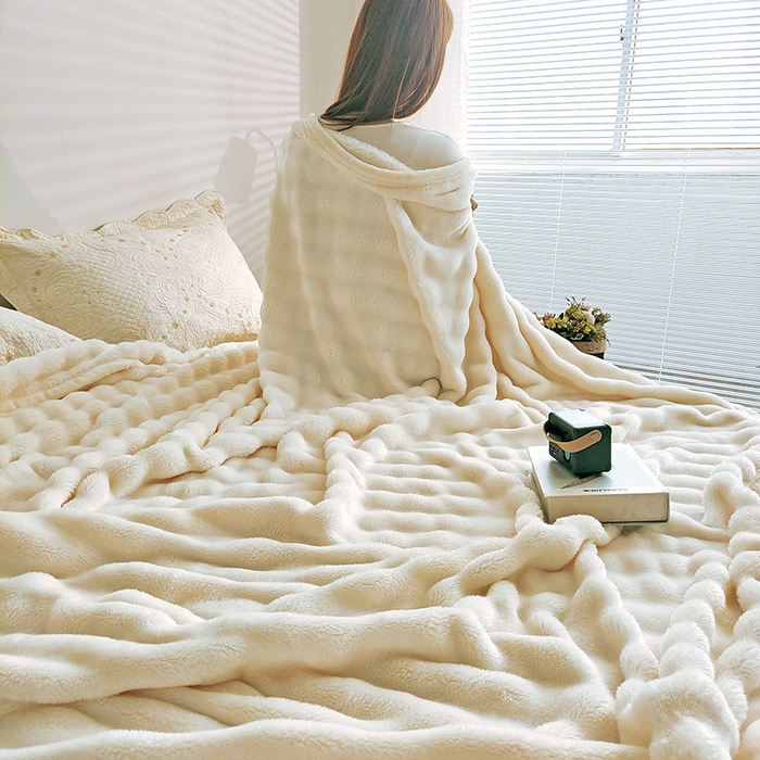 91家纺网 家纺一手货源 找家纺 伊凡毯业 2025新款260克云貂绒毛毯盖毯子直播爆款跑量毛毯 泡泡毯-米白