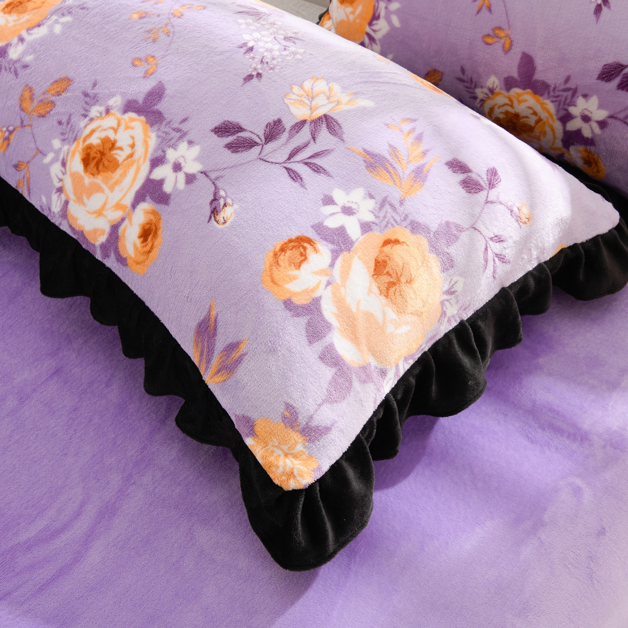 91家纺网 家纺一手货源 找家纺 紫月轩家纺 2025新款韩版牛奶绒花边款四件套 紫金花朵