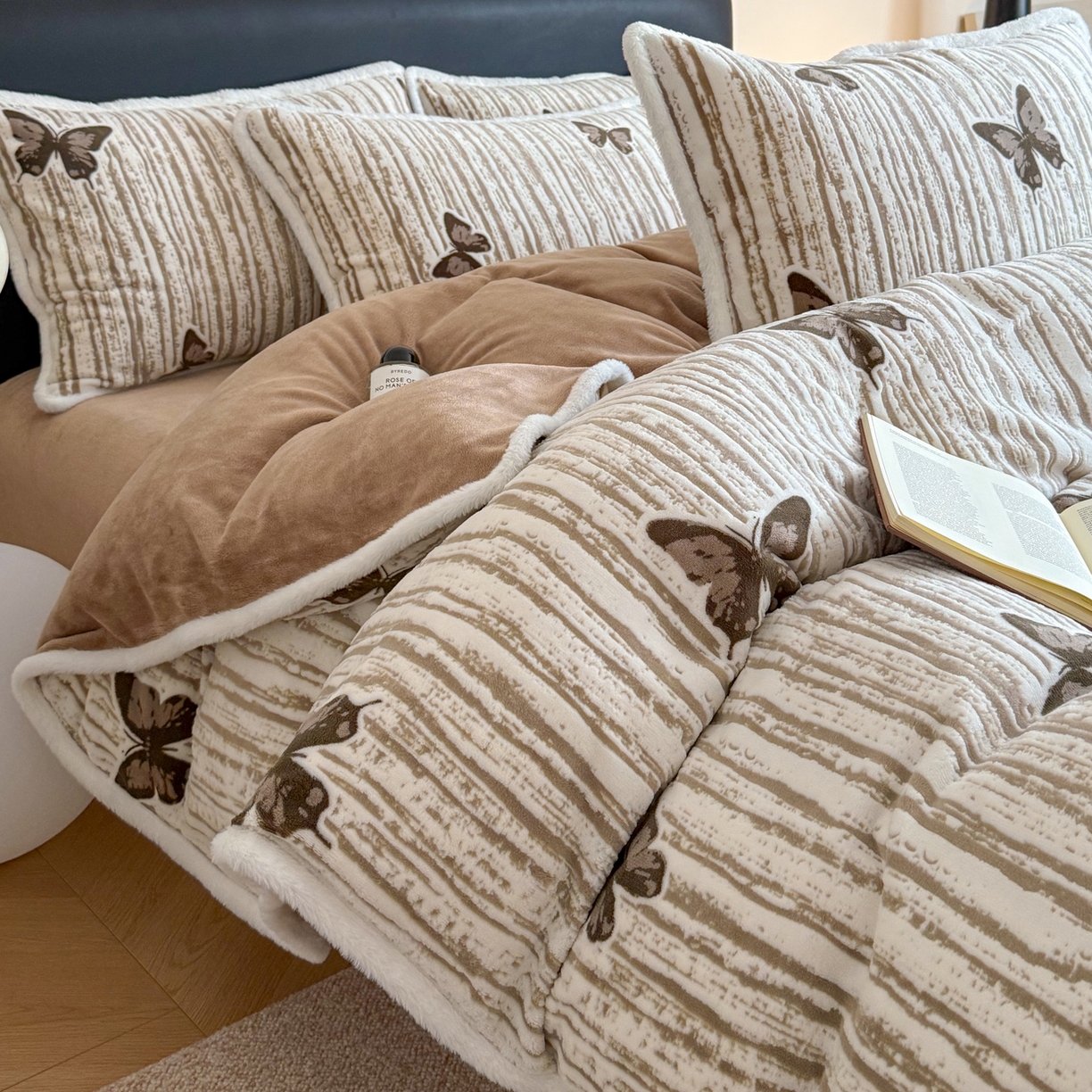 沐棉家居 2025新款高克重立体雕花牛奶绒保暖四件套 光影蝴蝶