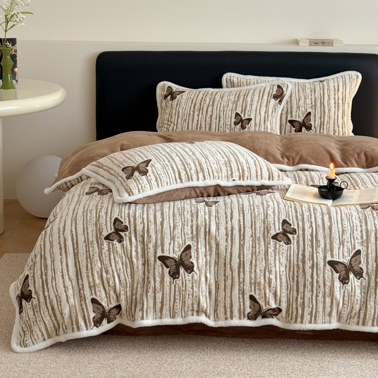 91家纺网 家纺一手货源 找家纺 沐棉家居 2025新款高克重立体雕花牛奶绒保暖四件套 光影蝴蝶