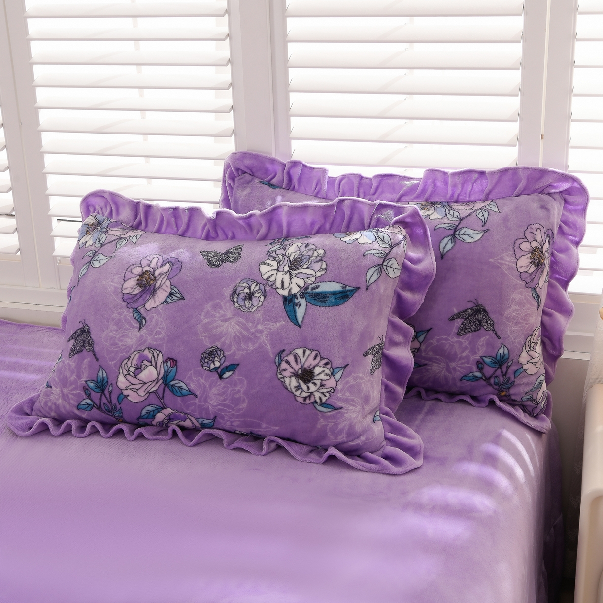 91家纺网 家纺一手货源 找家纺 紫月轩家纺 2025新款韩版牛奶绒花边款四件套 紫梦纱