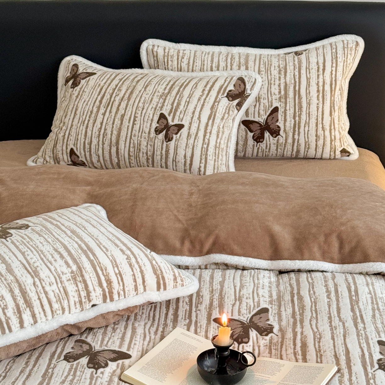 91家纺网 家纺一手货源 找家纺 沐棉家居 2025新款高克重立体雕花牛奶绒保暖四件套 光影蝴蝶