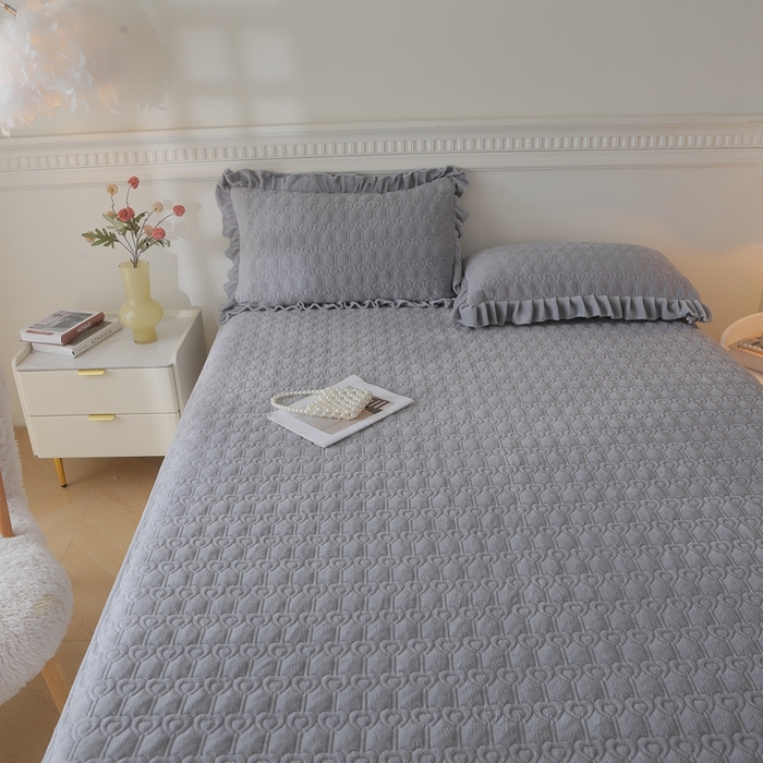 91家纺网 家纺一手货源 找家纺 怡源梦 2025新款A类牛奶绒夹棉床笠三件套-甜心公主系列 灰色