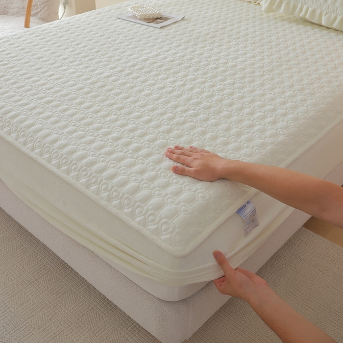 91家纺网 家纺一手货源 找家纺 怡源梦 2025新款A类牛奶绒夹棉床笠三件套-甜心公主系列 米白色