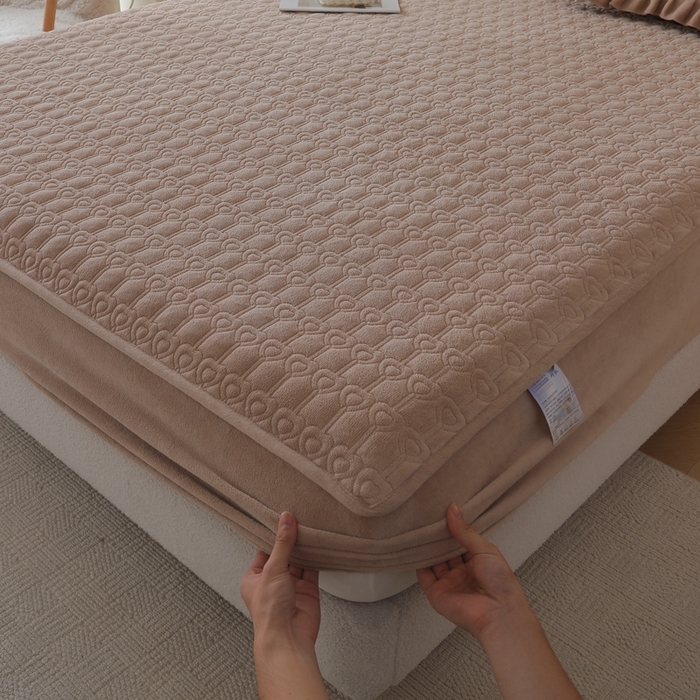 91家纺网 家纺一手货源 找家纺 怡源梦 2025新款A类牛奶绒夹棉床笠三件套-甜心公主系列 咖色