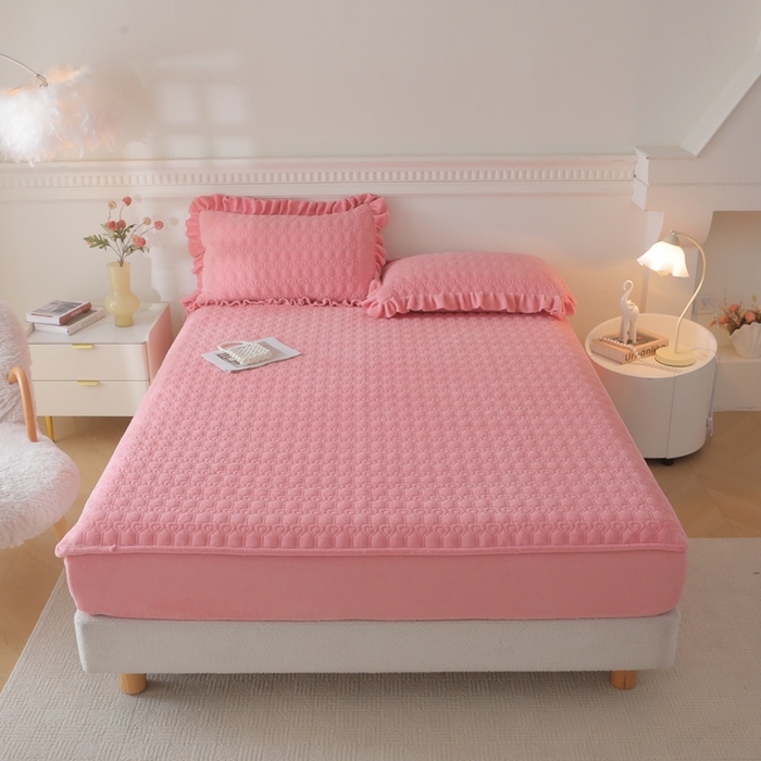 91家纺网 家纺一手货源 找家纺 怡源梦 2025新款A类牛奶绒夹棉床笠三件套-甜心公主系列 粉玉色