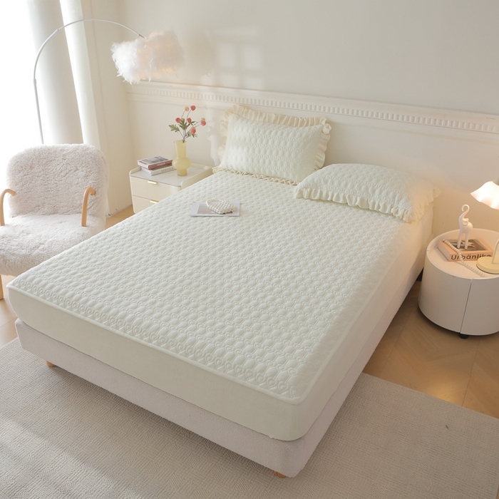 91家纺网 家纺一手货源 找家纺 怡源梦 2025新款A类牛奶绒夹棉床笠三件套-甜心公主系列 米白色