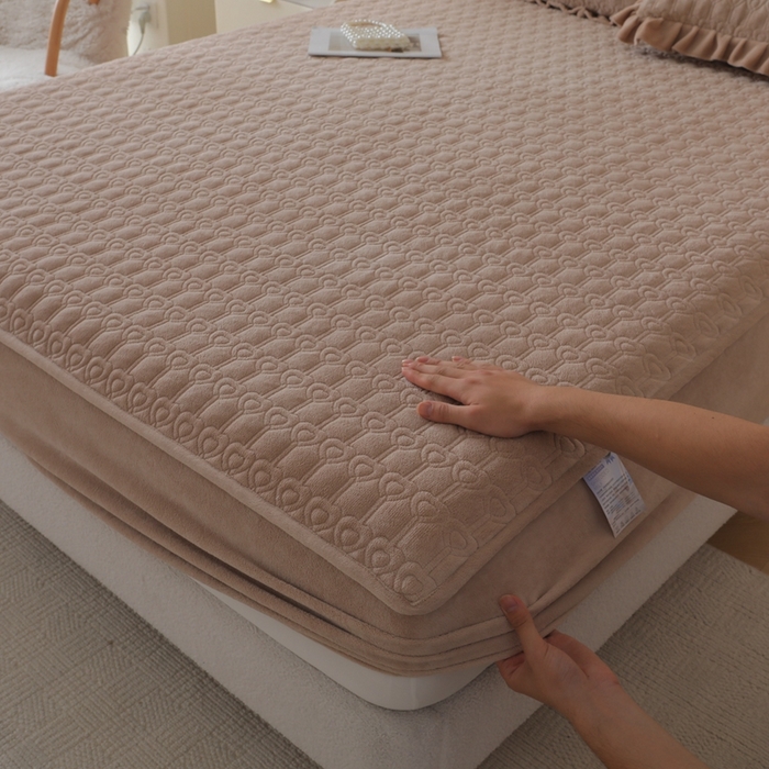 91家纺网 家纺一手货源 找家纺 怡源梦 2025新款A类牛奶绒夹棉床笠三件套-甜心公主系列 咖色