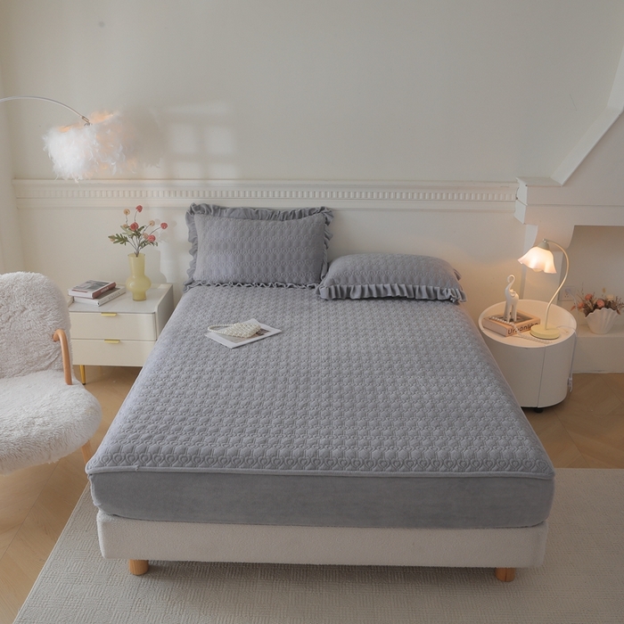 91家纺网 家纺一手货源 找家纺 怡源梦 2025新款A类牛奶绒夹棉床笠三件套-甜心公主系列 灰色