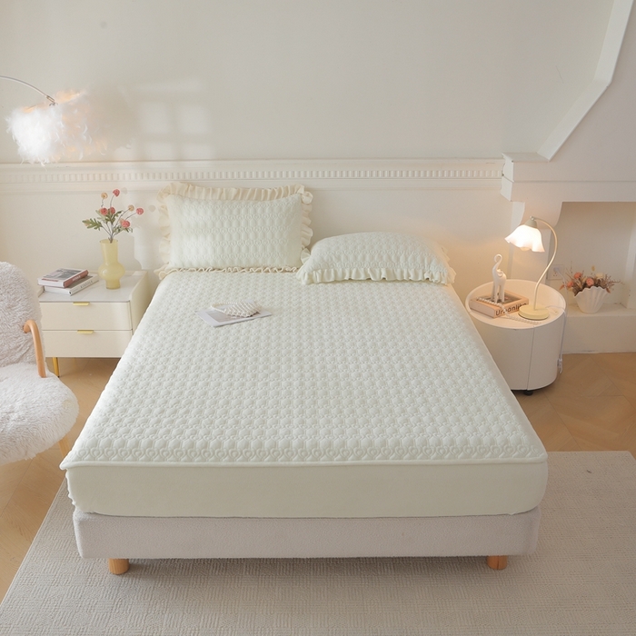 91家纺网 家纺一手货源 找家纺 怡源梦 2025新款A类牛奶绒夹棉床笠三件套-甜心公主系列 米白色