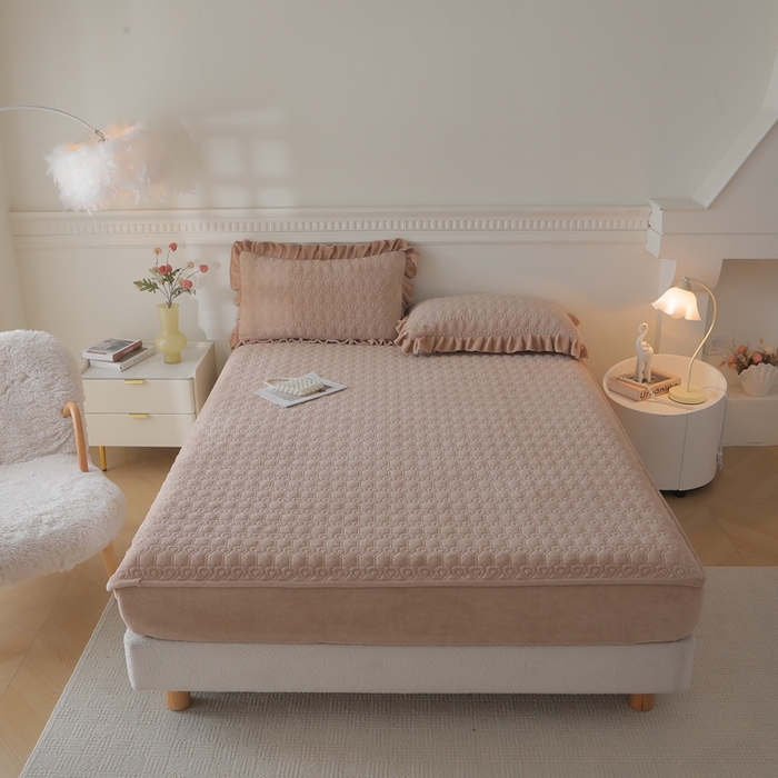 91家纺网 家纺一手货源 找家纺 怡源梦 2025新款A类牛奶绒夹棉床笠三件套-甜心公主系列 咖色