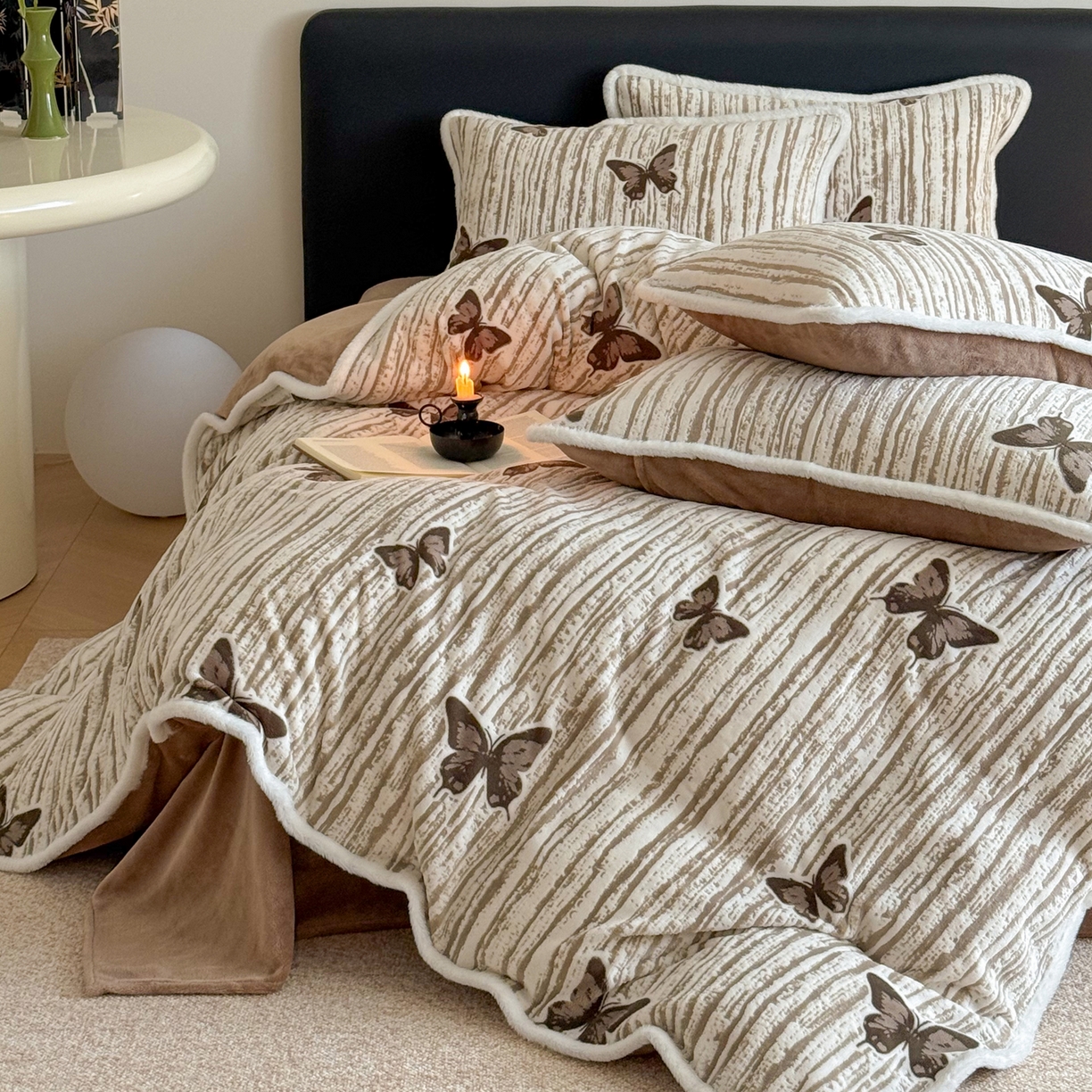 91家纺网 家纺一手货源 找家纺 沐棉家居 2025新款高克重立体雕花牛奶绒保暖四件套 光影蝴蝶