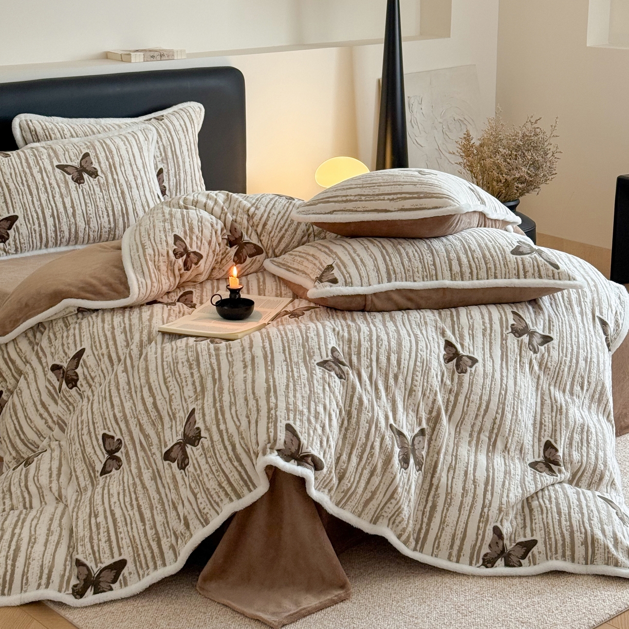 91家纺网 家纺一手货源 找家纺 沐棉家居 2025新款高克重立体雕花牛奶绒保暖四件套 光影蝴蝶