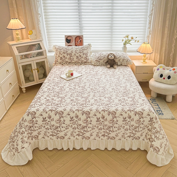 凯罗 2025新款牛奶绒花边床盖印花小清新盖毯加大牛奶绒床盖床单 法式浪漫