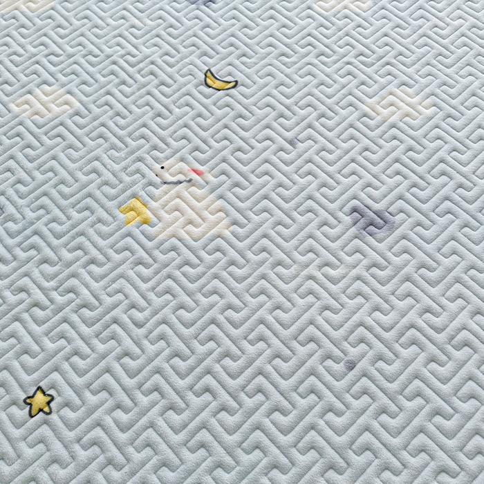 91家纺网 家纺一手货源 找家纺 凯罗 2025新款牛奶绒花边床盖印花小清新盖毯加大牛奶绒床盖床单 蓝底小白兔