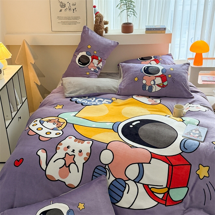 91家纺网 家纺一手货源 找家纺 潮邦创意家居 2025新款大版卡通牛奶绒四件套 温馨太空