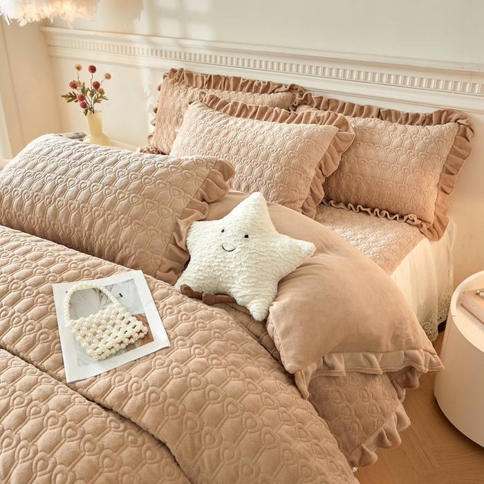 91家纺网 家纺一手货源 找家纺 怡源梦 2025新款牛奶绒床裙四件套-甜心公主系列 咖色