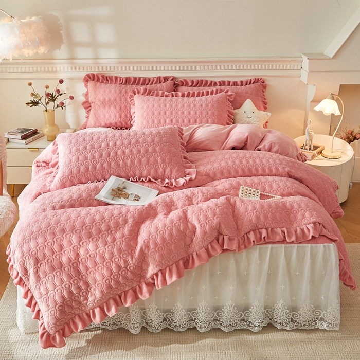 91家纺网 家纺一手货源 找家纺 怡源梦 2025新款牛奶绒床裙四件套-甜心公主系列 粉玉色