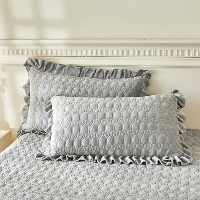 91家纺网 家纺一手货源 找家纺 怡源梦 2025新款牛奶绒床裙四件套-甜心公主系列 灰色