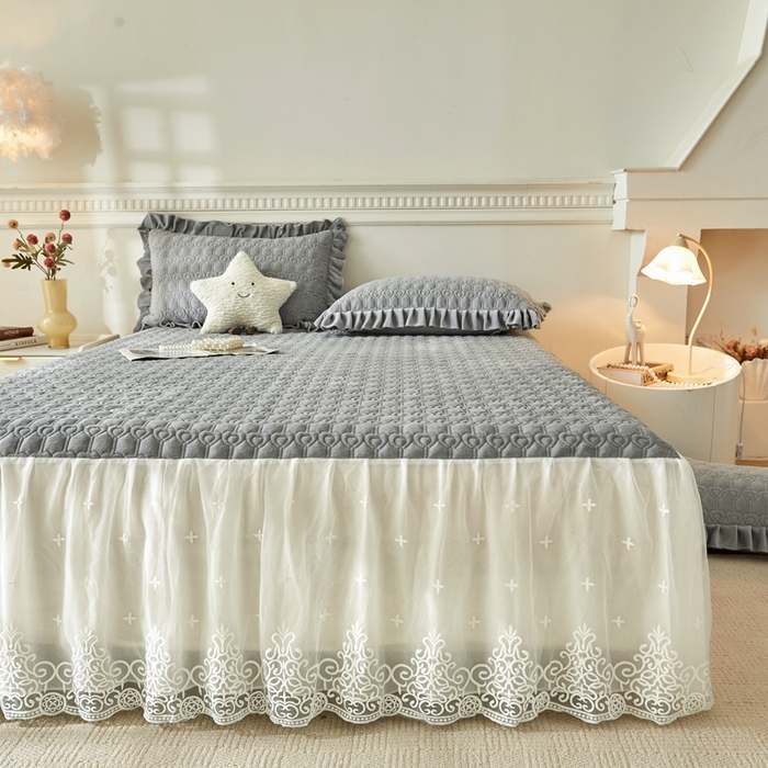 91家纺网 家纺一手货源 找家纺 怡源梦 2025新款牛奶绒床裙四件套-甜心公主系列 灰色