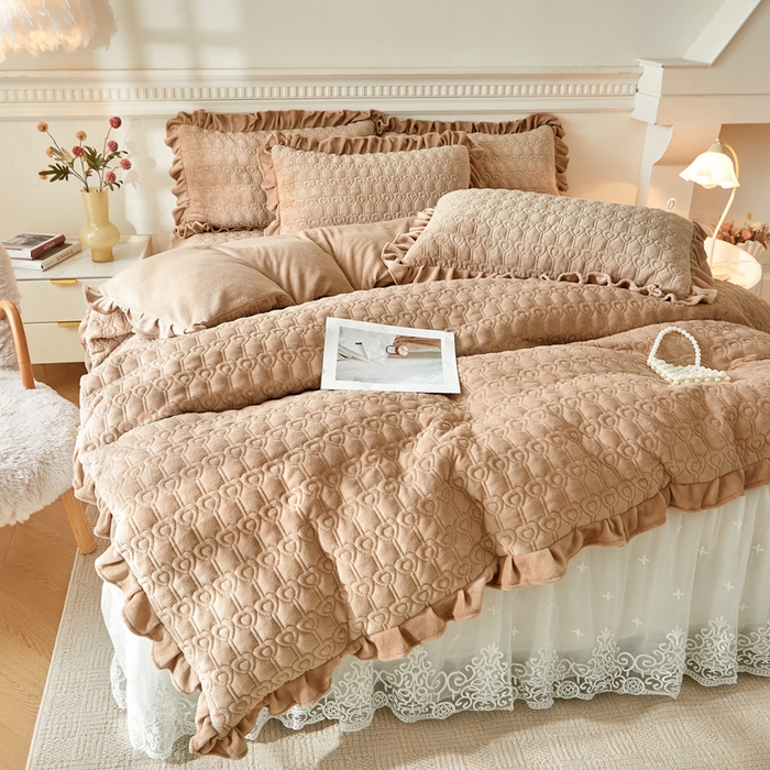 91家纺网 家纺一手货源 找家纺 怡源梦 2025新款牛奶绒床裙四件套-甜心公主系列 咖色