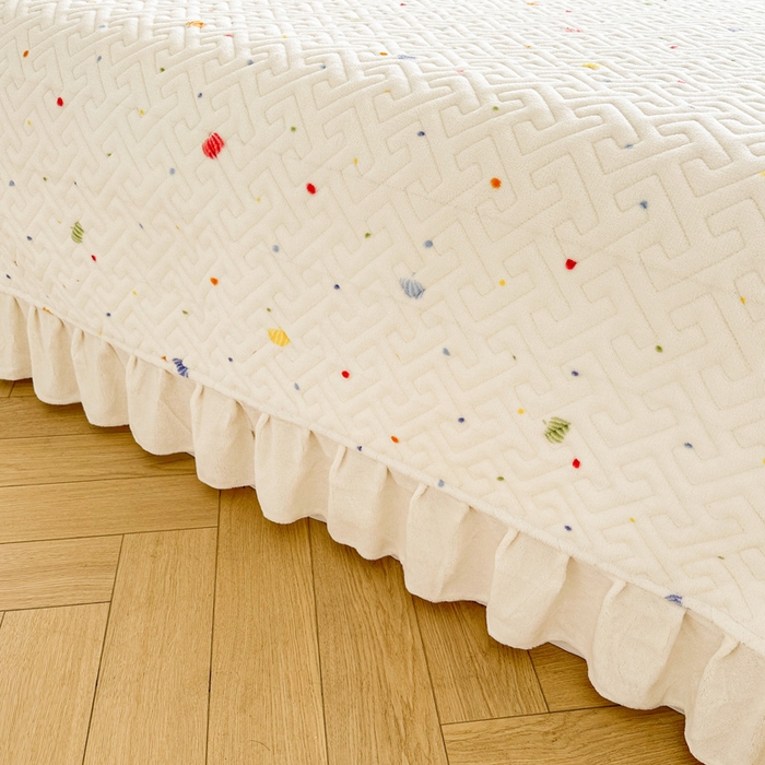 91家纺网 家纺一手货源 找家纺 凯罗 2025新款牛奶绒花边床盖印花小清新盖毯加大牛奶绒床盖床单 梦幻星空