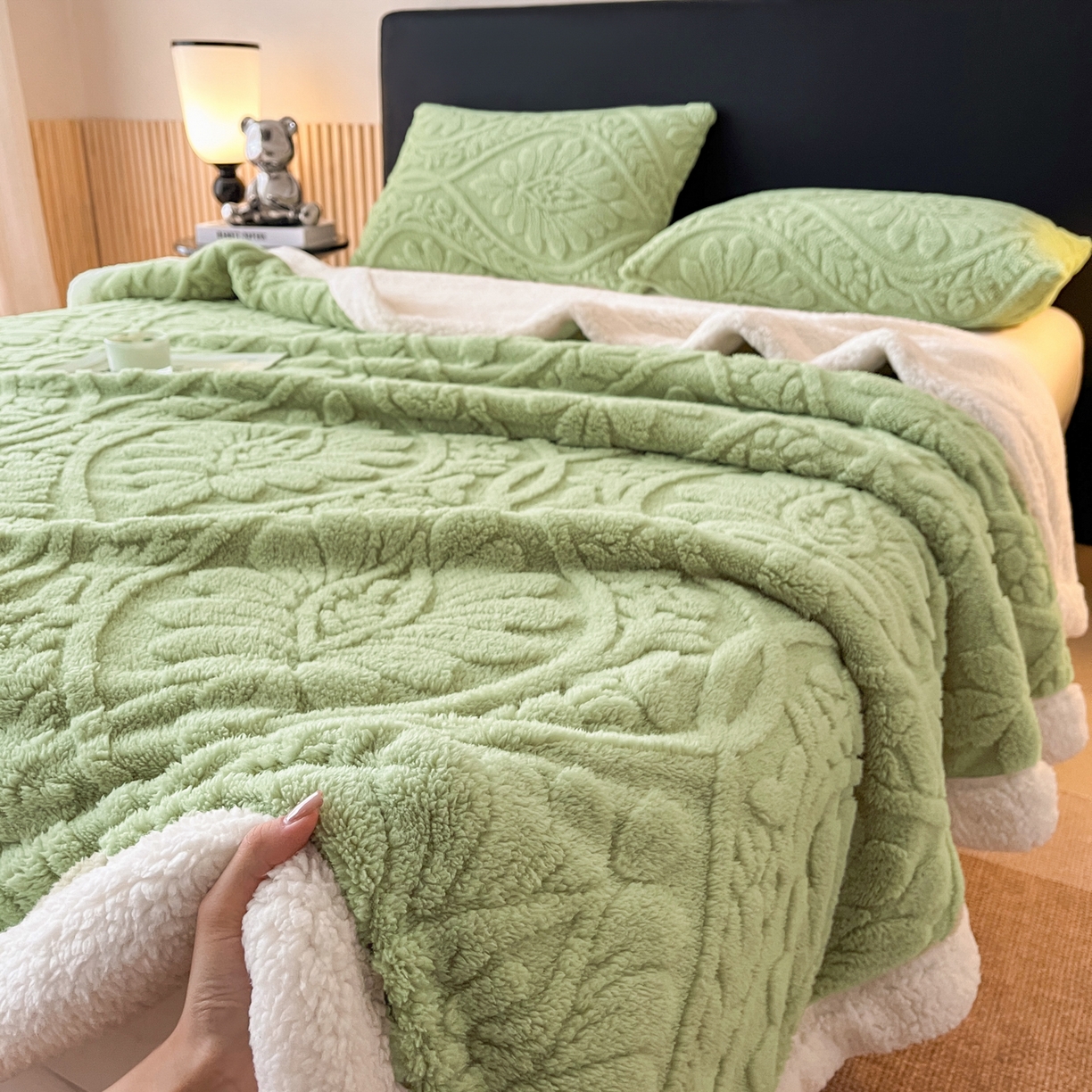 91家纺网 家纺一手货源 找家纺 欧邦 2025新款提塔芙绒绒羊羔绒毛毯-繁花 繁花-复古绿