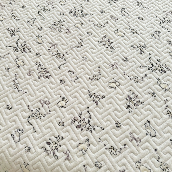 91家纺网 家纺一手货源 找家纺 凯罗 2025新款牛奶绒花边床盖印花小清新盖毯加大牛奶绒床盖床单 晚风逐梦