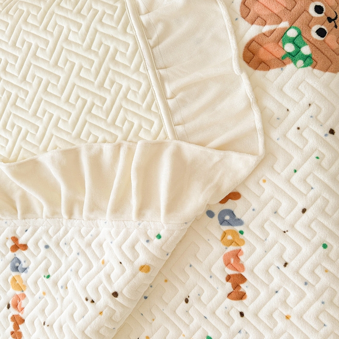 91家纺网 家纺一手货源 找家纺 凯罗 2025新款牛奶绒花边床盖印花小清新盖毯加大牛奶绒床盖床单 happy