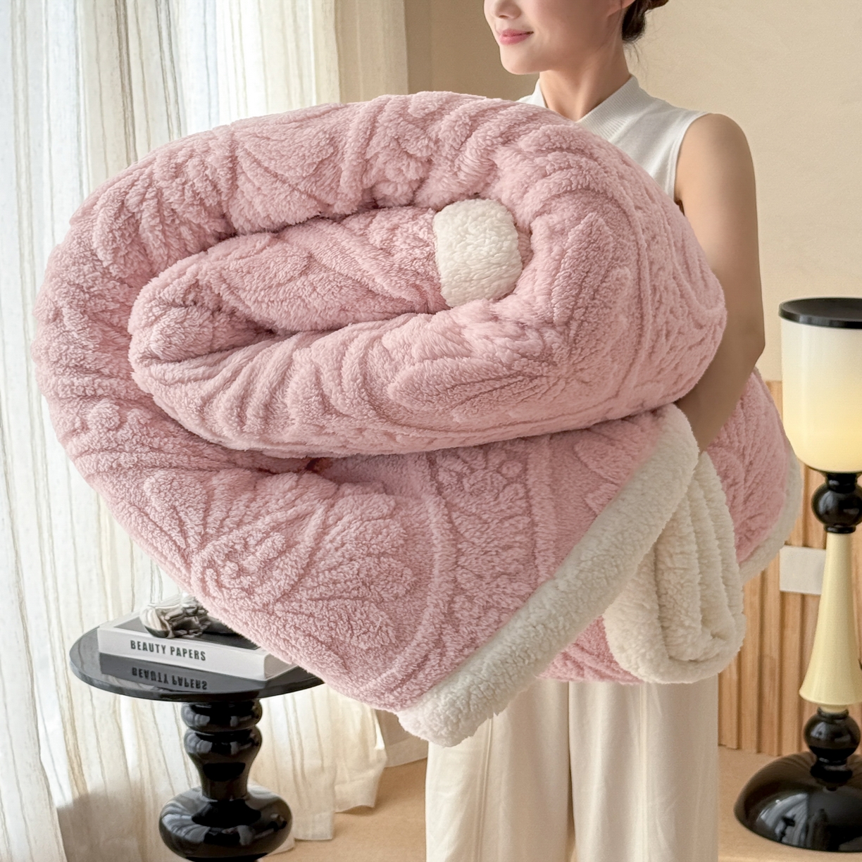 91家纺网 家纺一手货源 找家纺 欧邦 2025新款提塔芙绒绒羊羔绒毛毯-繁花 繁花-公主粉