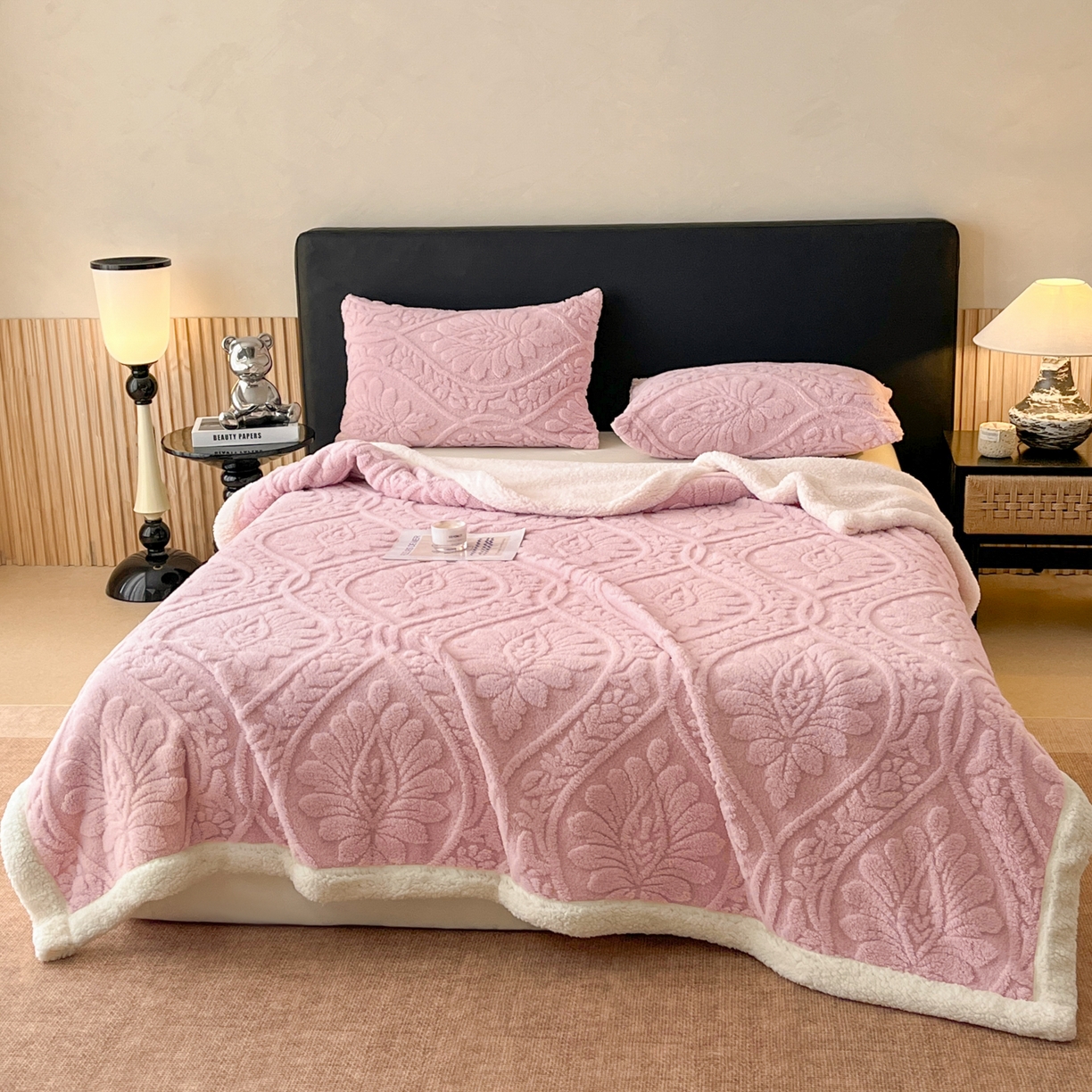 91家纺网 家纺一手货源 找家纺 欧邦 2025新款提塔芙绒绒羊羔绒毛毯-繁花 繁花-公主粉