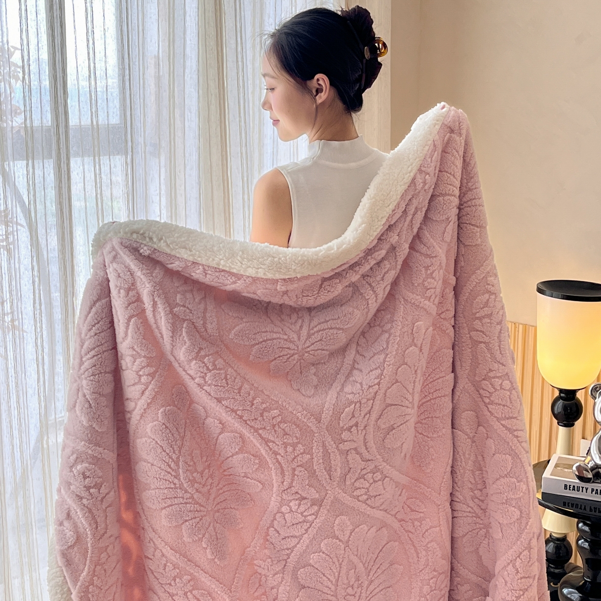 91家纺网 家纺一手货源 找家纺 欧邦 2025新款提塔芙绒绒羊羔绒毛毯-繁花 繁花-公主粉