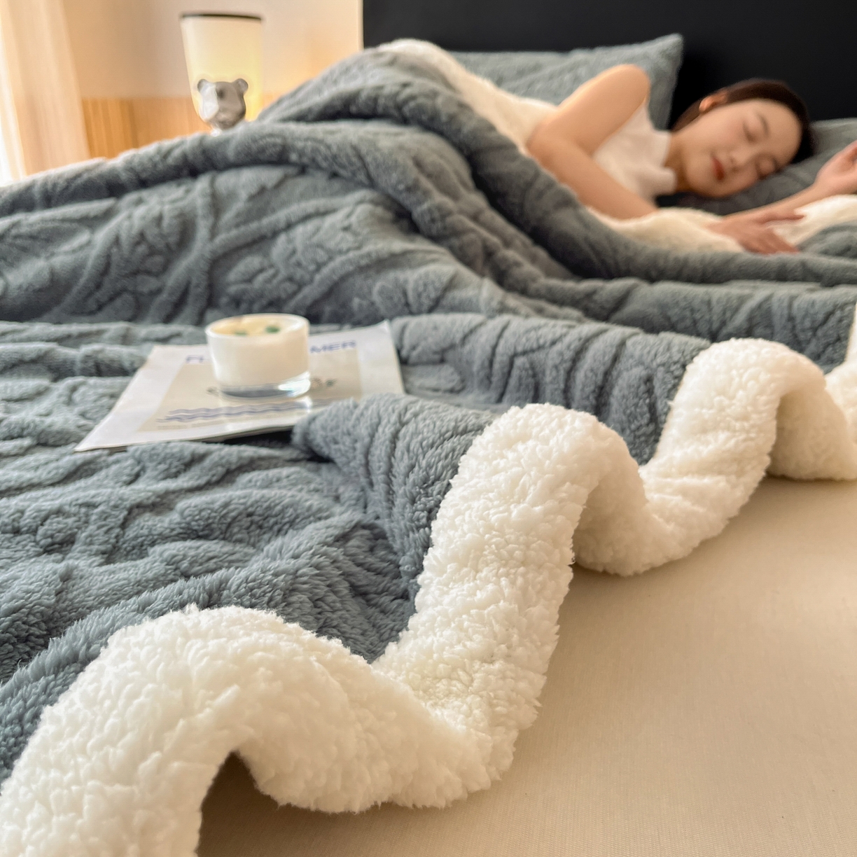 91家纺网 家纺一手货源 找家纺 欧邦 2025新款提塔芙绒绒羊羔绒毛毯-繁花 繁花-深灰