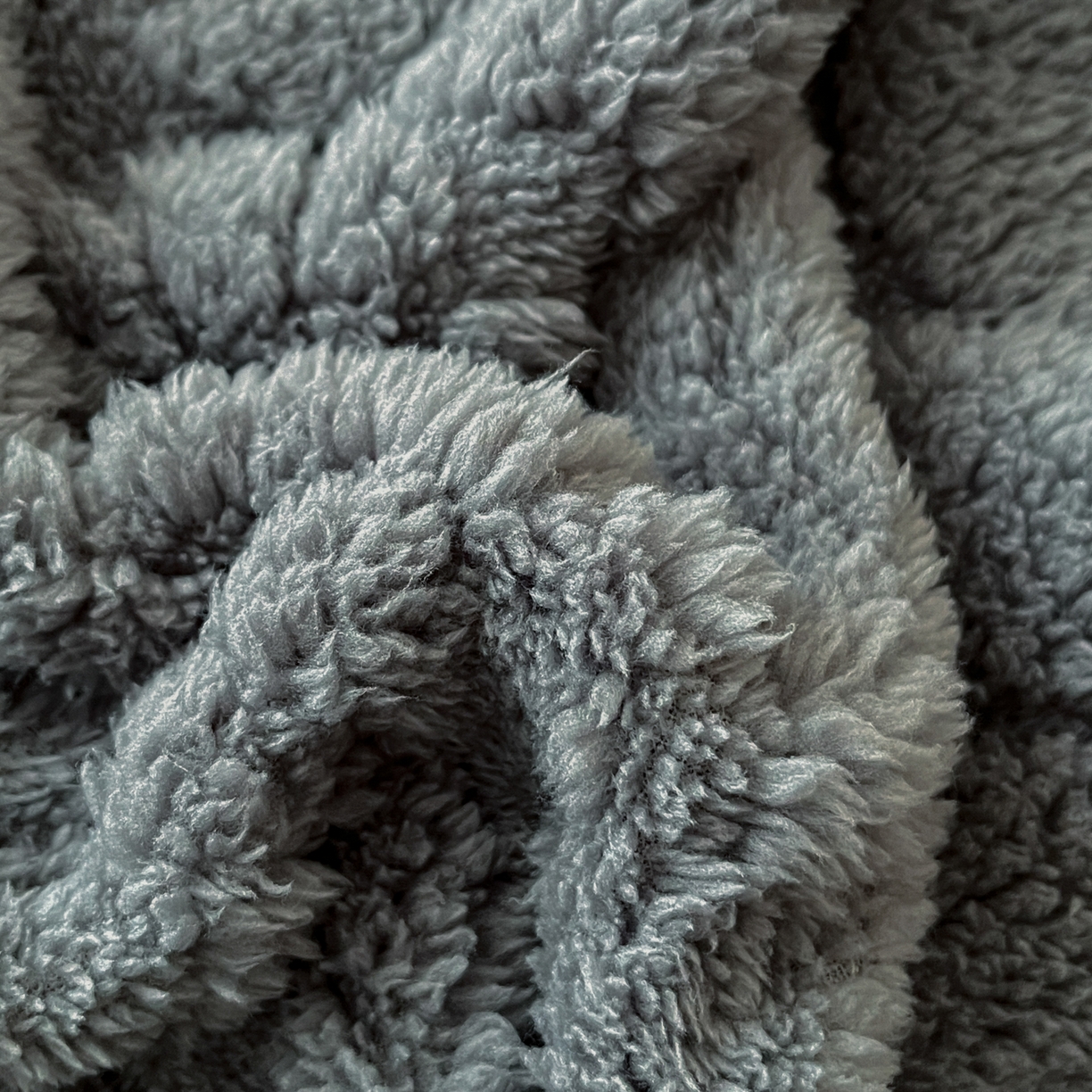 91家纺网 家纺一手货源 找家纺 欧邦 2025新款提塔芙绒绒羊羔绒毛毯-繁花 繁花-深灰