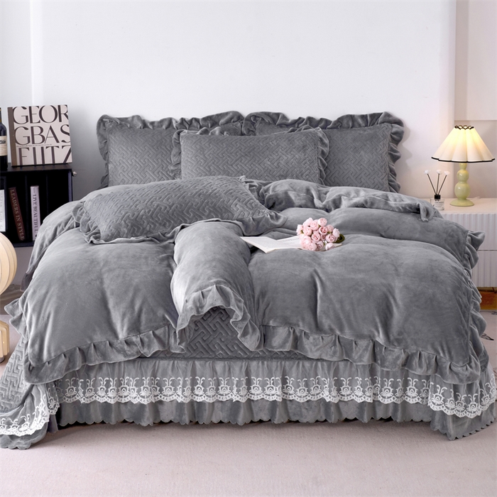 91家纺网 家纺一手货源 找家纺 （总）畅畅家纺 2025新款11斤纯色韩版冬季超柔加厚牛奶花边床盖四件套