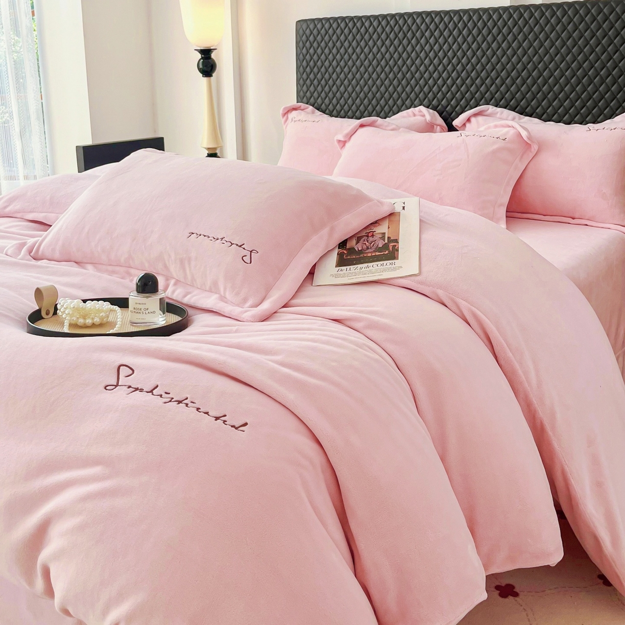 91家纺网 家纺一手货源 找家纺 （总）庭笙 2025新款加厚牛奶绒8斤/9斤纯色蓄热保暖四件套-米莱