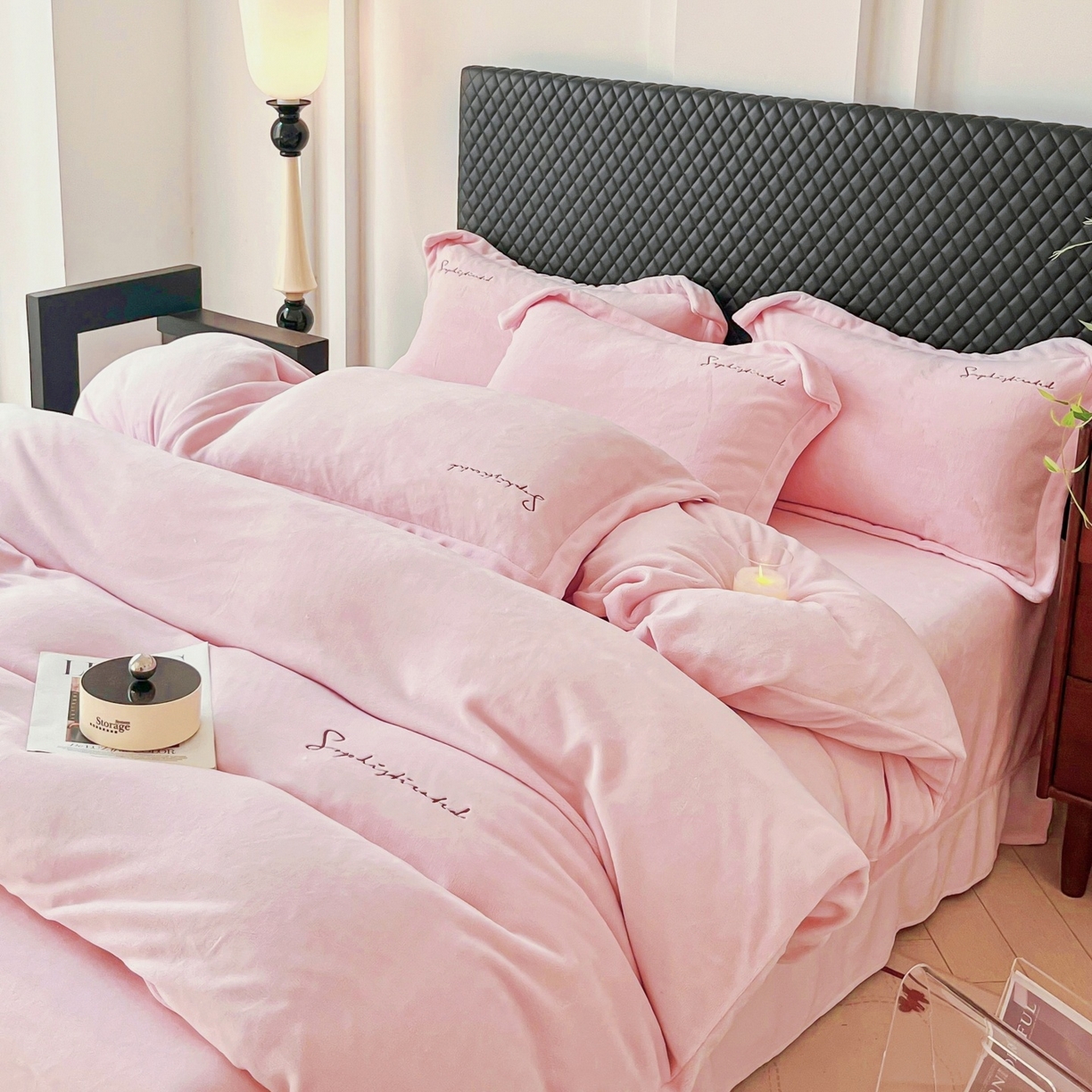 91家纺网 家纺一手货源 找家纺 庭笙 2025新款加厚牛奶绒8斤/9斤纯色蓄热保暖四件套-米莱 米莱-粉