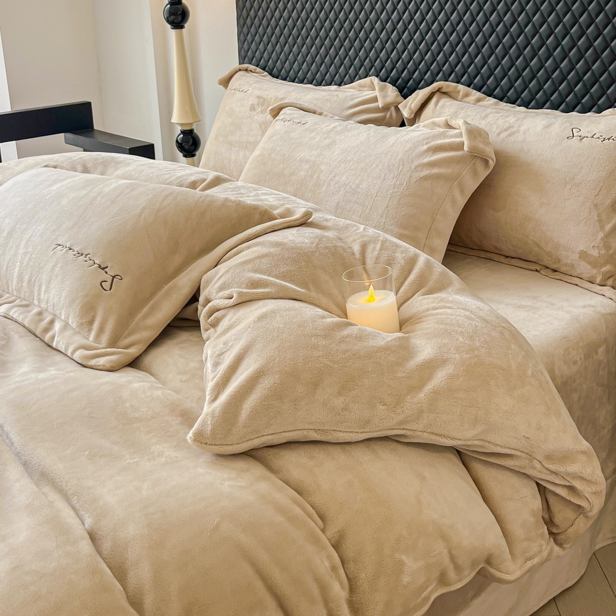 91家纺网 家纺一手货源 找家纺 庭笙 2025新款加厚牛奶绒8斤/9斤纯色蓄热保暖四件套-米莱 米莱-咖