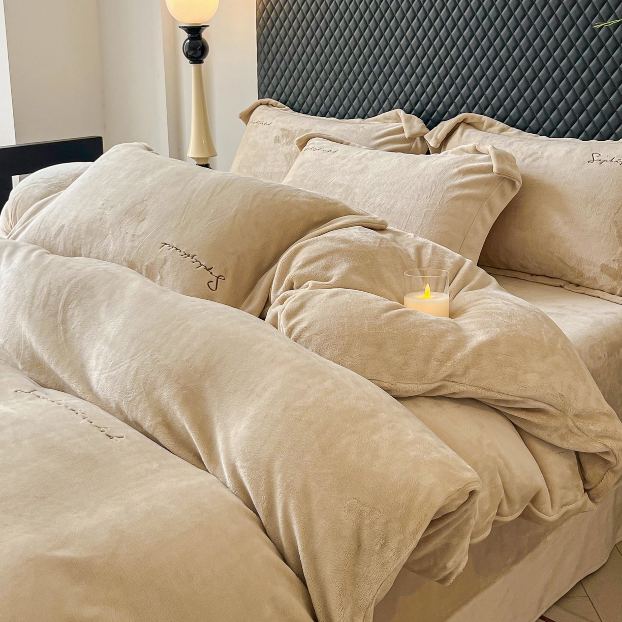 91家纺网 家纺一手货源 找家纺 庭笙 2025新款加厚牛奶绒8斤/9斤纯色蓄热保暖四件套-米莱 米莱-咖