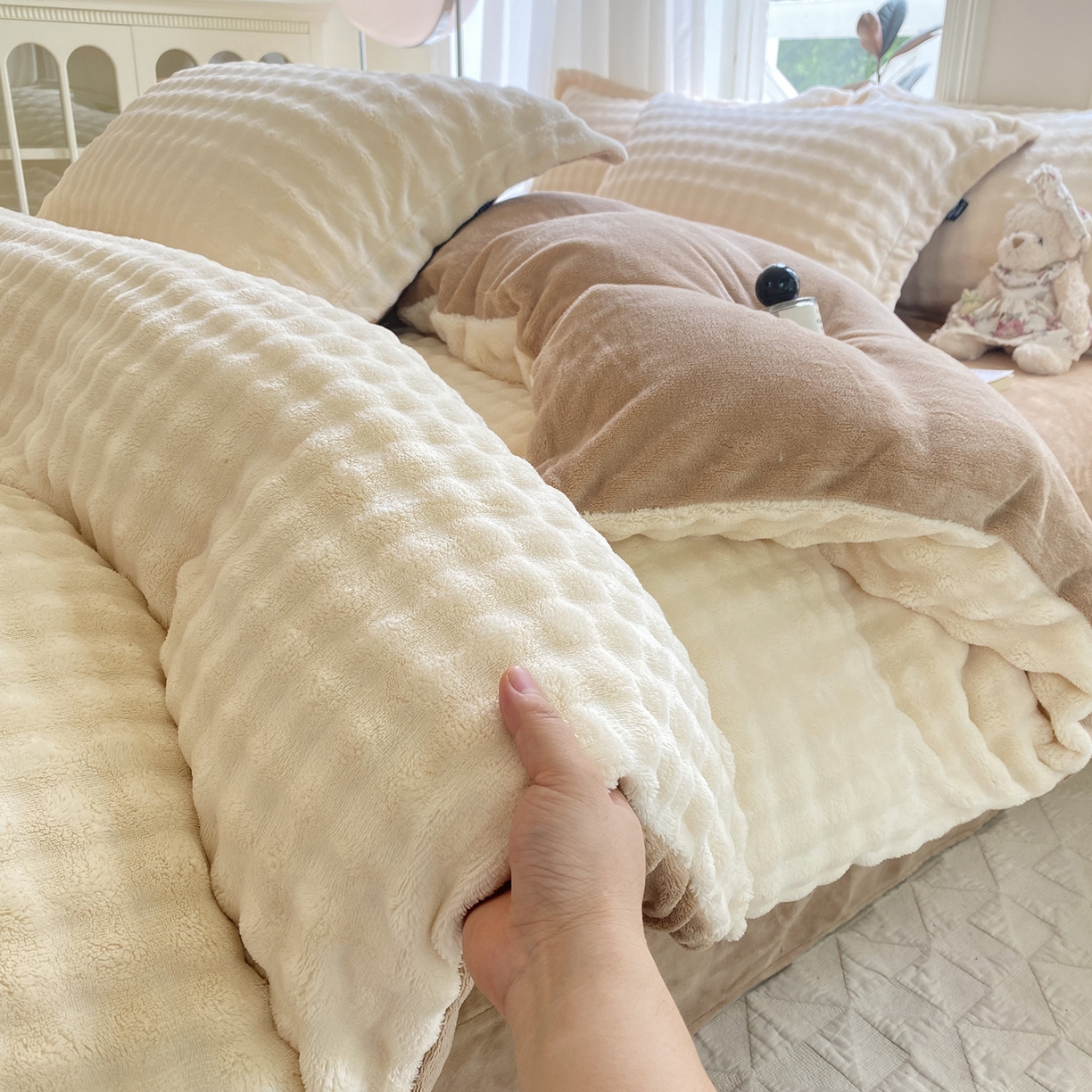 91家纺网 家纺一手货源 找家纺 （总）悦织湾家纺 2025新款泡泡绒仿兔毛绒四件套牛奶绒纯色轻奢床上用品4件套货源足